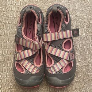 Sperry Kids Gray and Pink Water Shoes